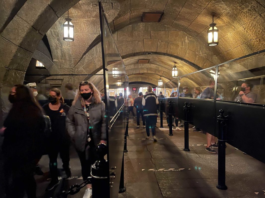 Pirates of the caribbean queue