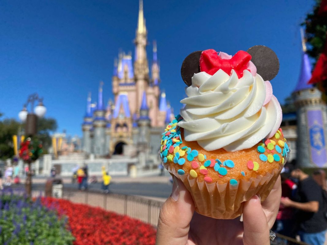 cotton-candy-cupcake-1