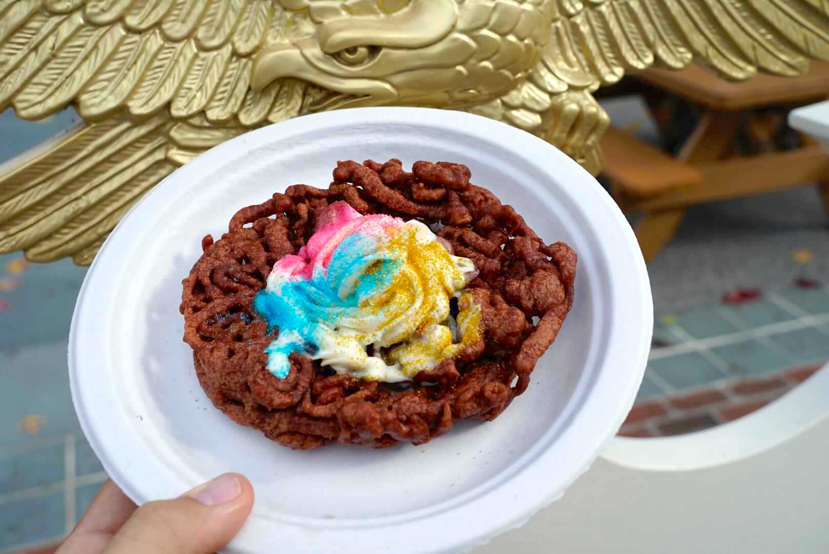 fota-2021-red-velvet-funnel-cake_2-9024986