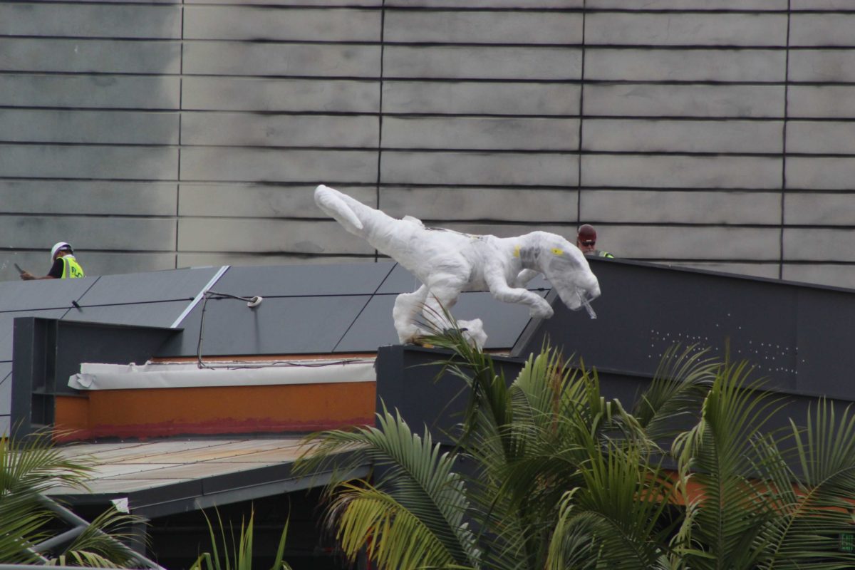 jurassic-world-velocicoaster-entrance-bridge-raptors-3-3470746