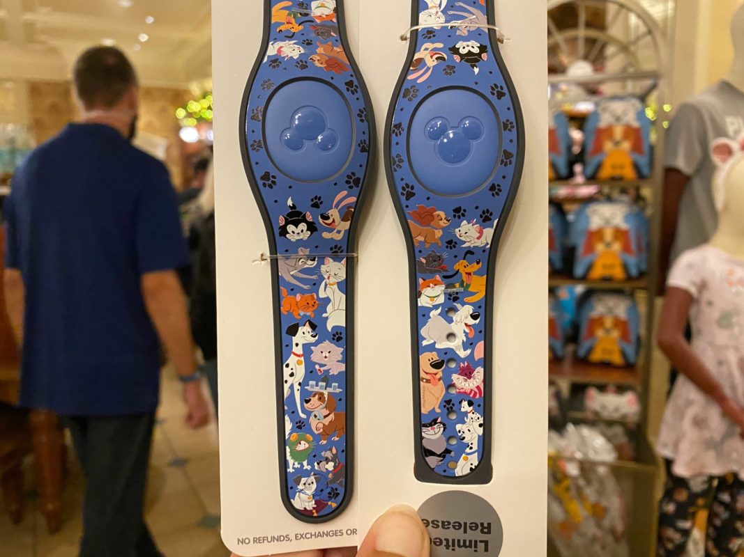 limited-release-dogs-cats-magicband-13