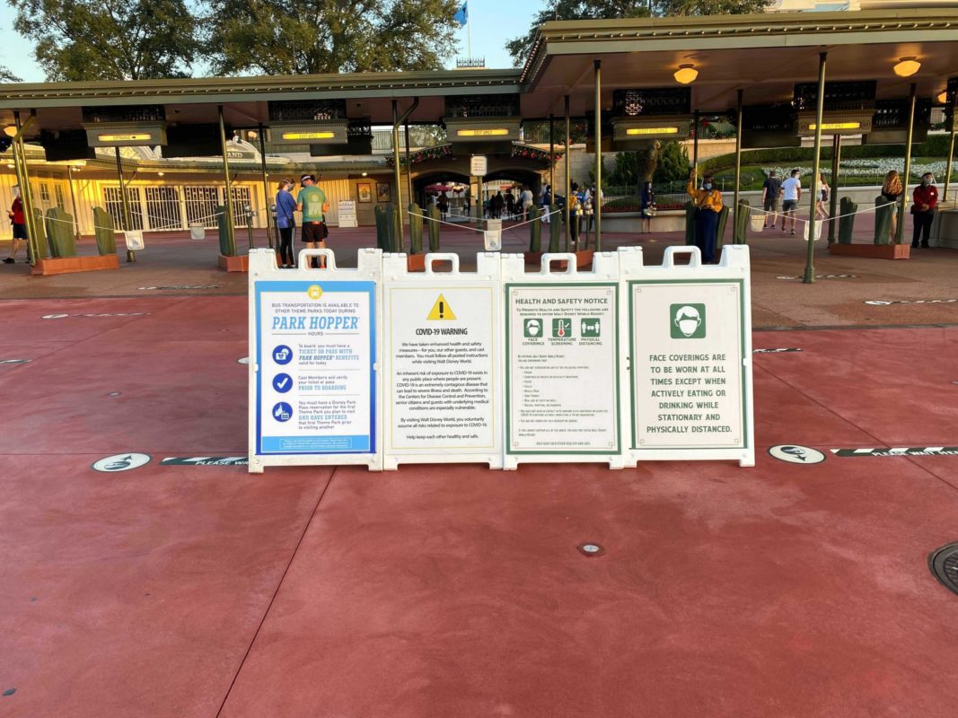 park-hopper-a-frame-signs-magic-kingdom_1-9914178