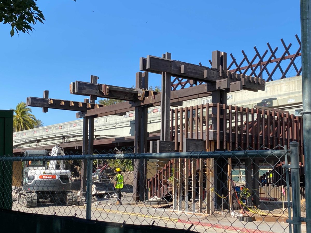 polynesian-monorail-station-01-21-5-9733949