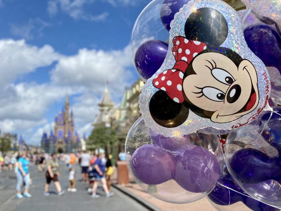balloons-main-street-usa-cinderella-castle-featured-image-hero-magic-kingdom-02222021-6853813