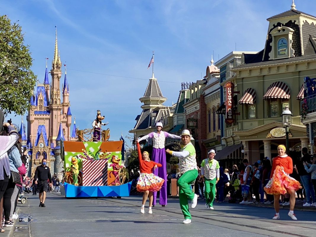 cinderella-castle-main-street-usa-goofy-cavalcade-featured-image-hero-magic-kingdom-02042021-1821809