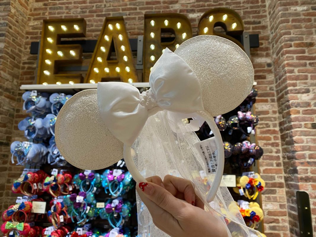 fairytale-wedding-30th-anniversary-ears