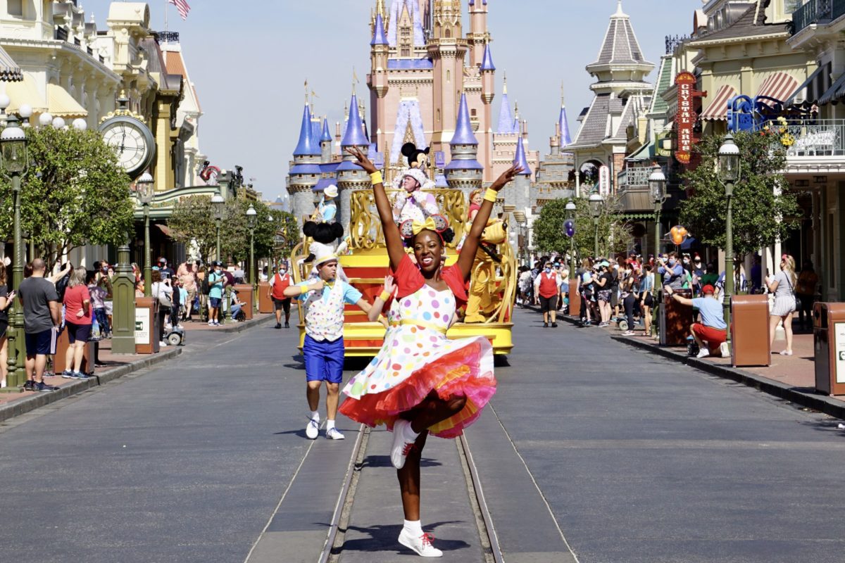 mickey-and-friends-cavalcade-main-street-usa-cinderella-castle-featured-image-hero-magic-kingdom-02092021-5245803