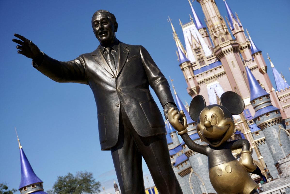 partners-cinderella-castle-featured-image-hero-magic-kingdom-02052021-5020027