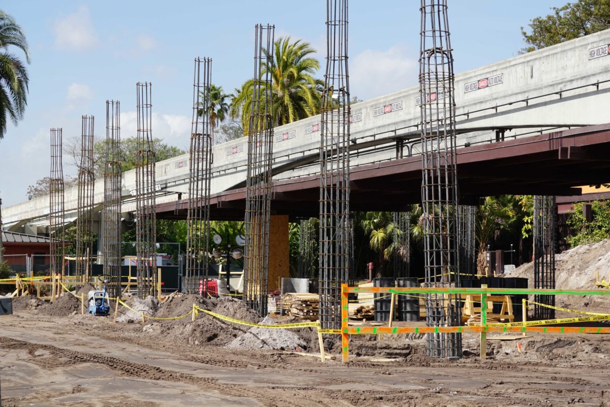 polynesian-entrance-construction-