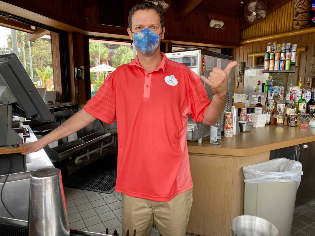 polynesian-pool-bar-costume