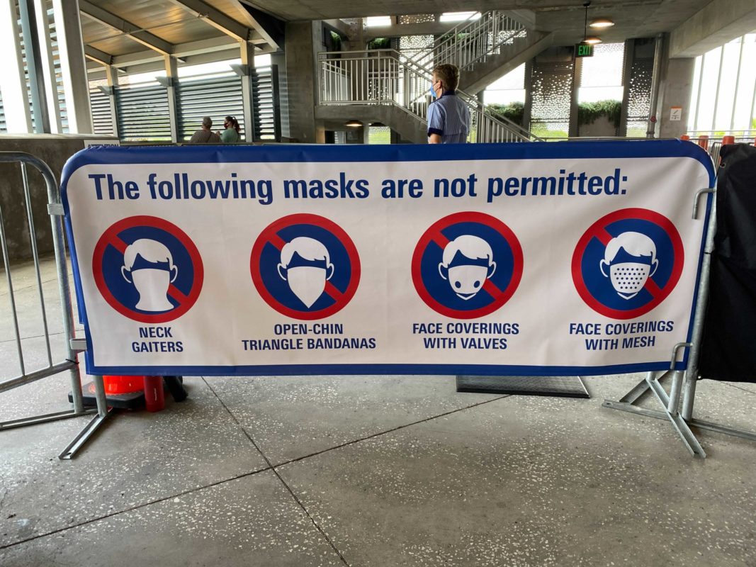 disney-springs-face-mask-sign