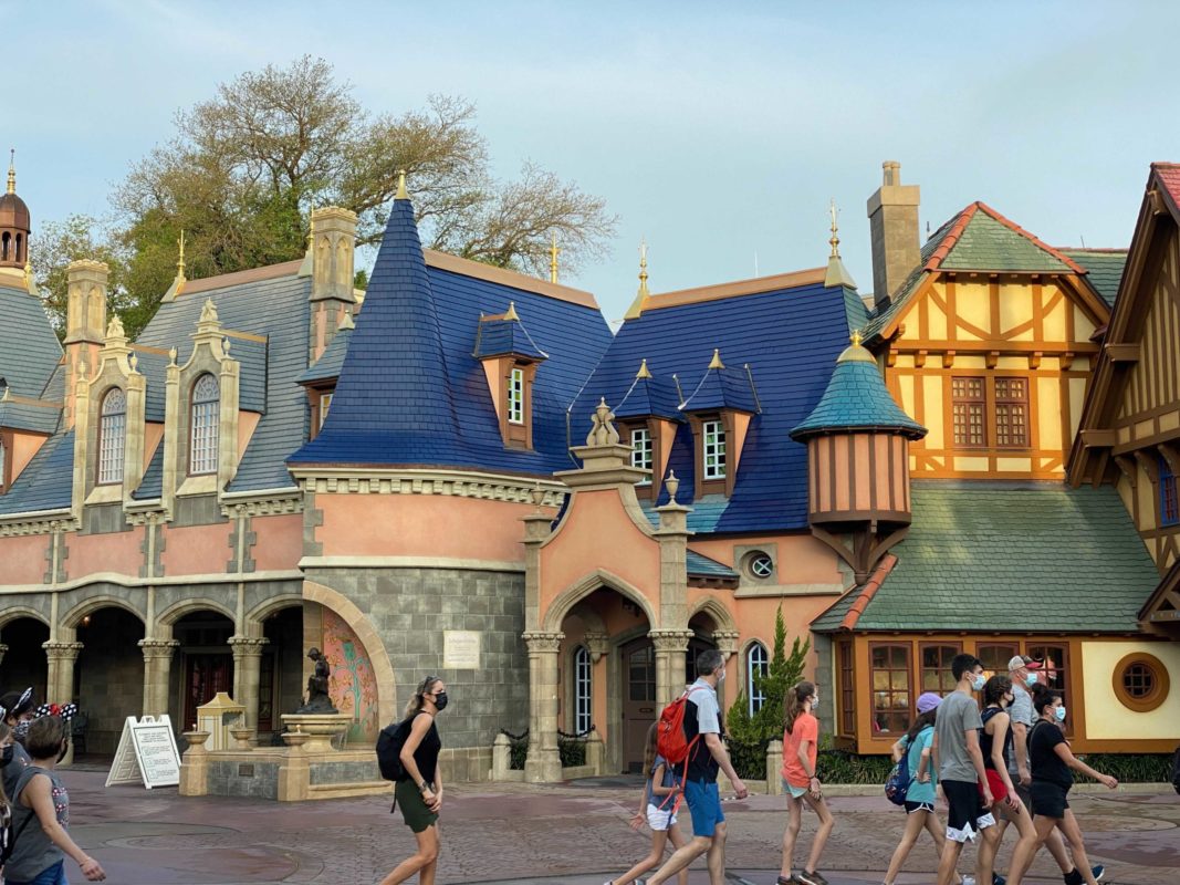 fantasyland-repainting-3-8083984