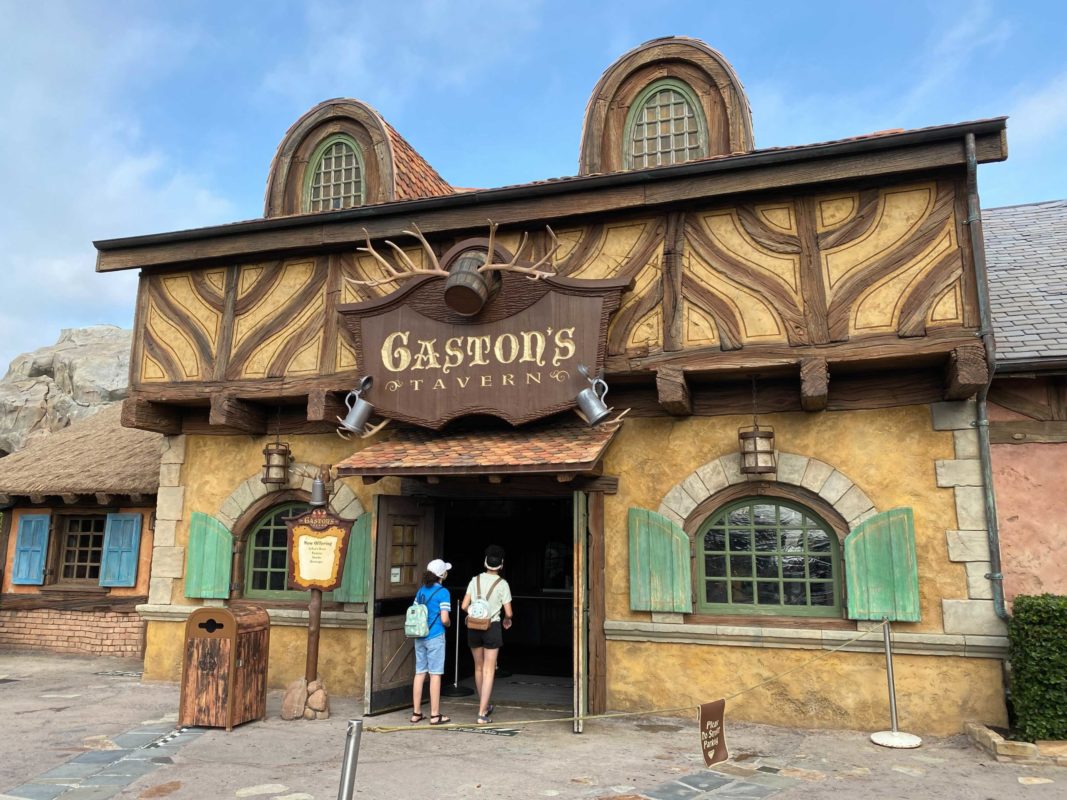 gastons-tavern-sign-2