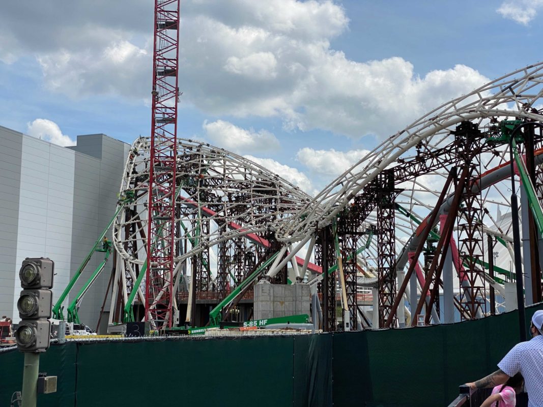 tron-lightcycle-run-construction