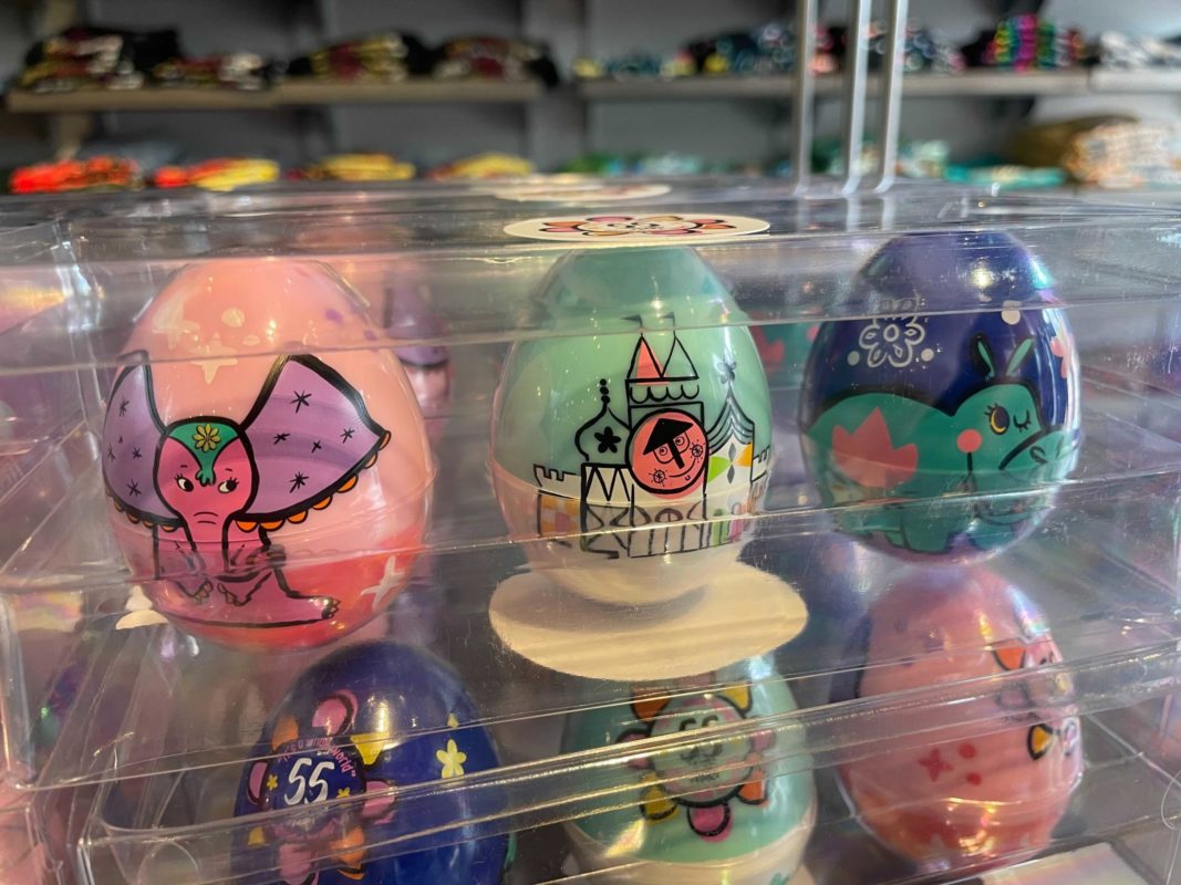 it's-a-small-world-egg