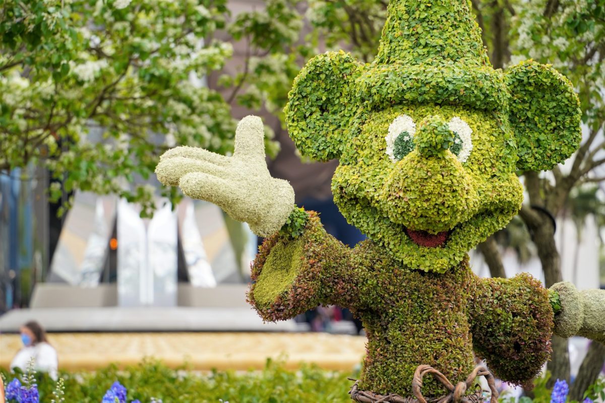 Sorcerer Mickey Topiary with Lucite Pylons