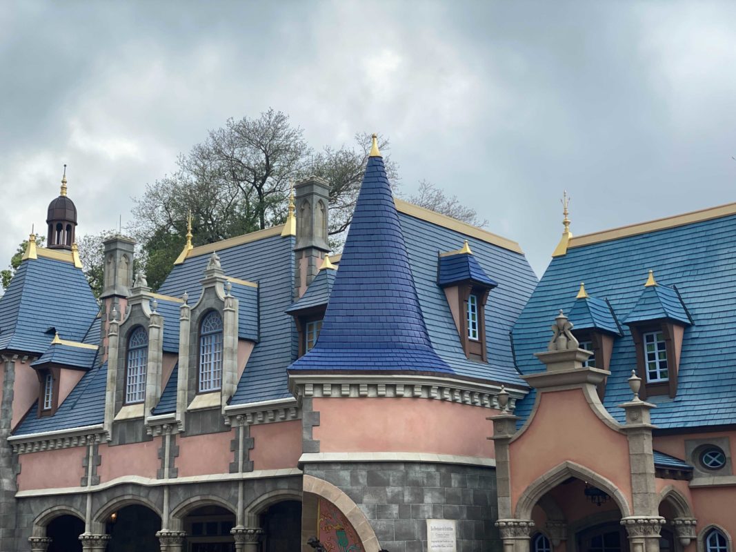 fantasyland-roof-painting-1