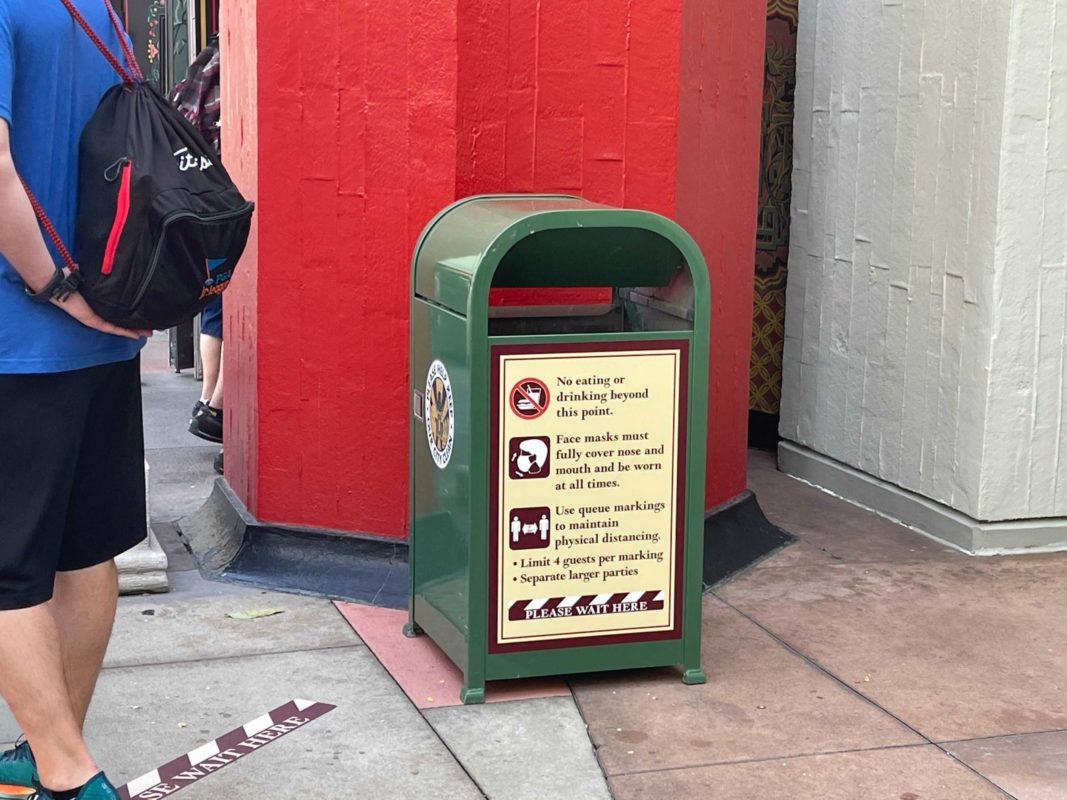 four-per-marker-sign-1328336