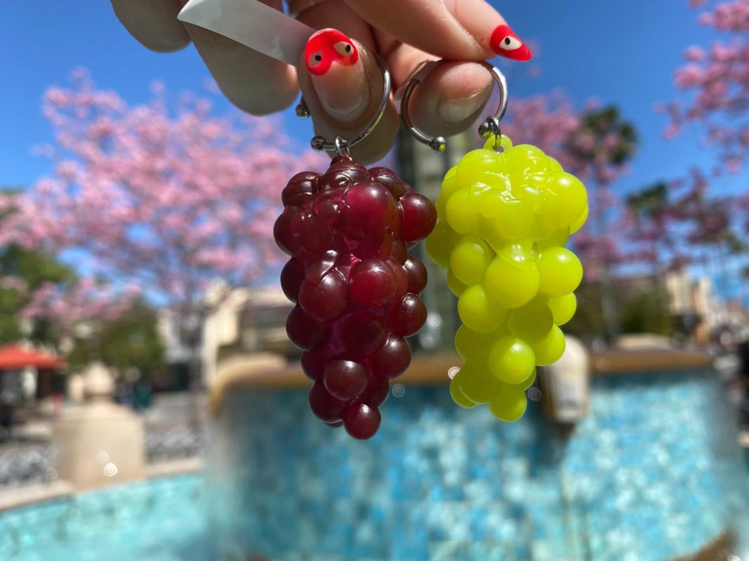 grapes-glow-cubes-1-9229134