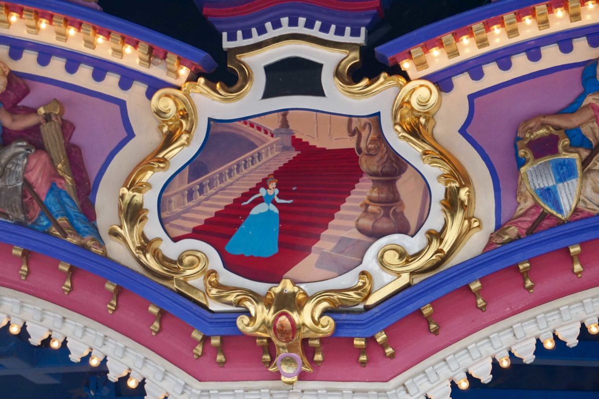 regal-carrousel-gold-leaf-2