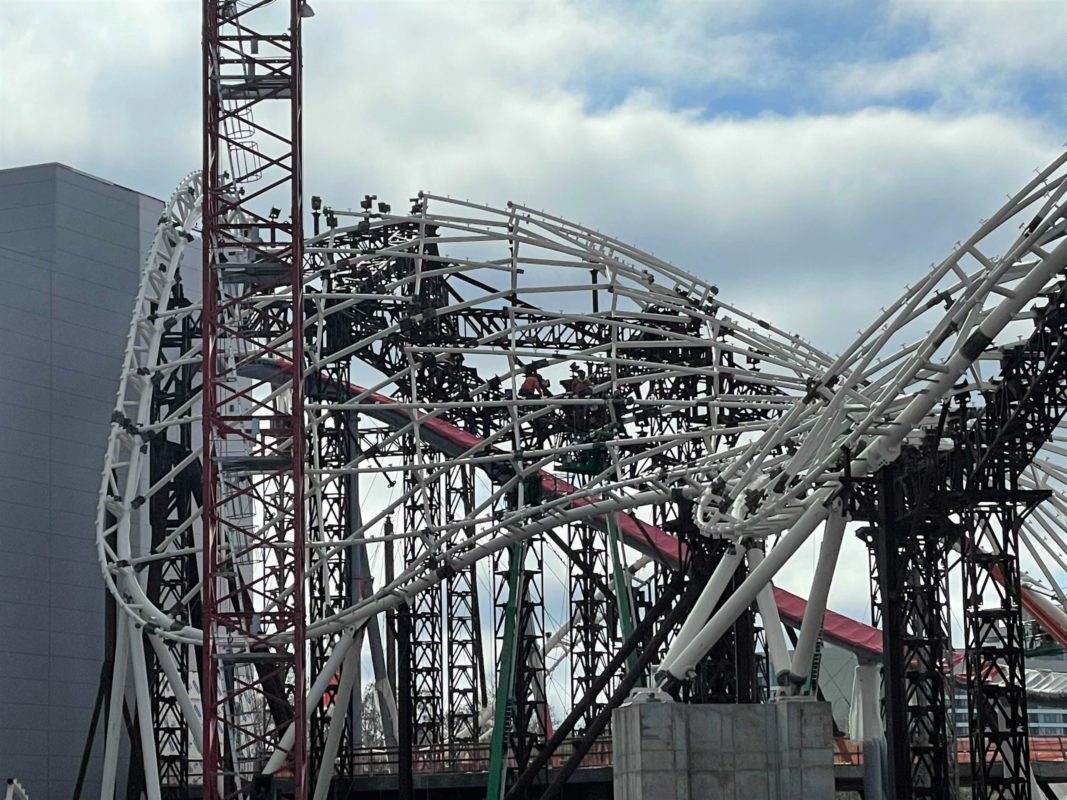 tron-lightcycle-run-construction-march-4-8-1