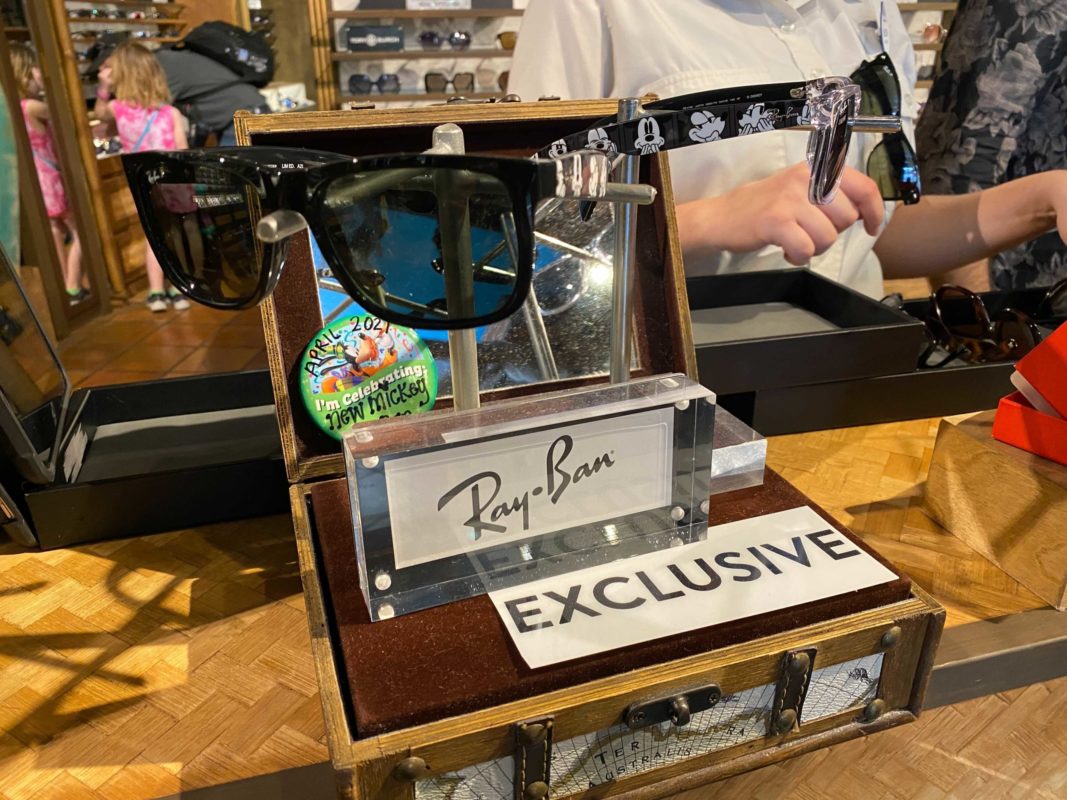 mickey-ray-bans-2-1428276