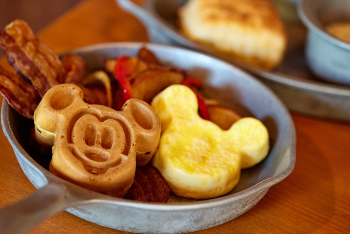 mickey-shaped-eggs-8194591