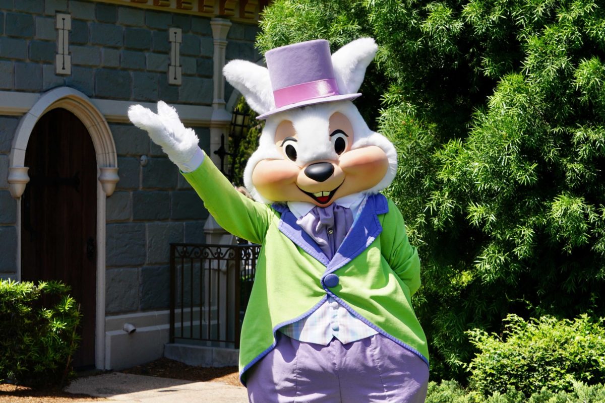 mr-and-mrs-easter-bunny-2021-5-5219015