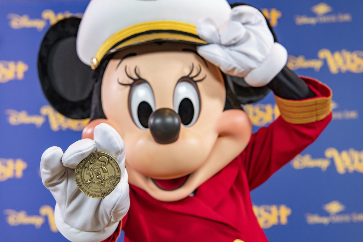 captain-minnie-mouse-2888850