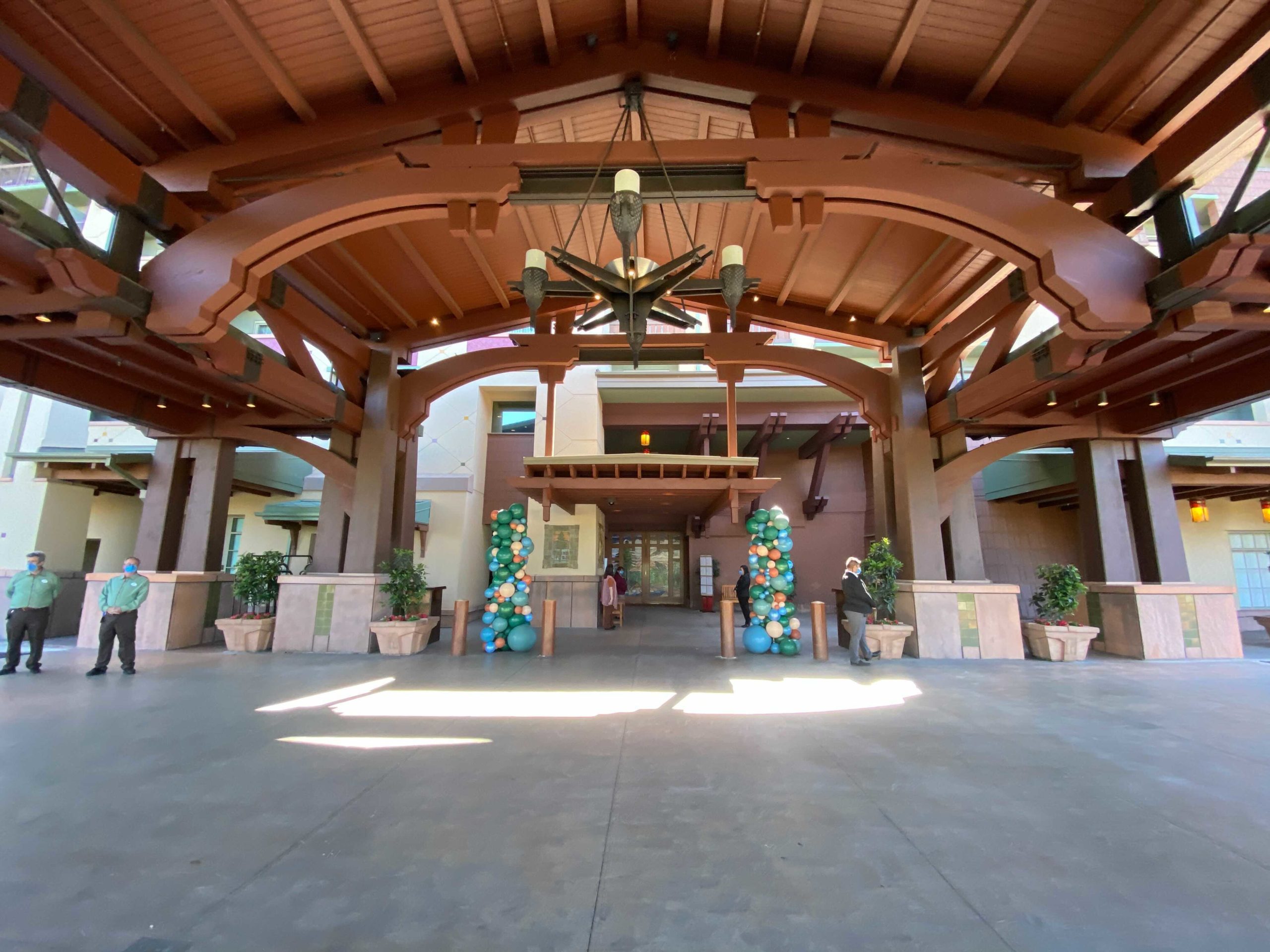 grand-californian-porte-cochere