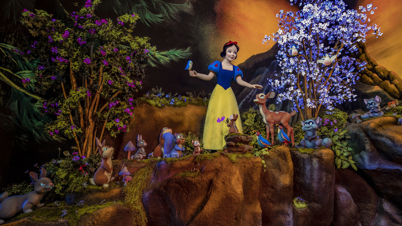 snow-whites-enchanted-wish-at-disneyland-park