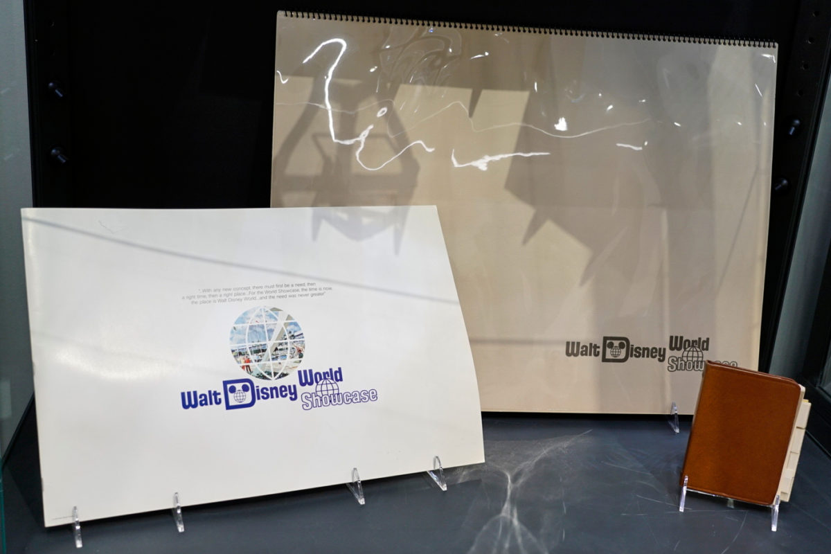 world-showcase-books-heritage-auction-051-2639796