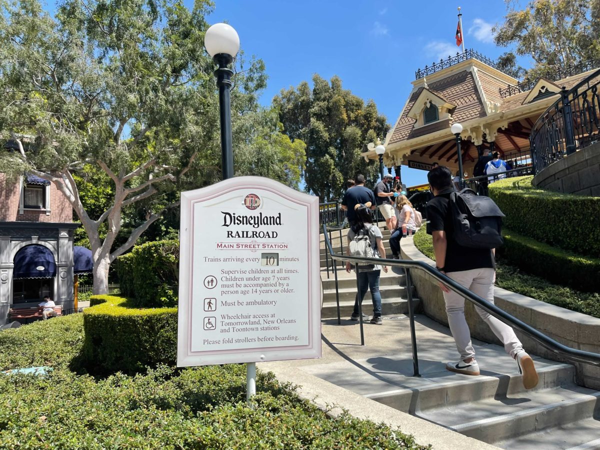 The Disneyland Railroad Main Street station is now boarding guests until park close.