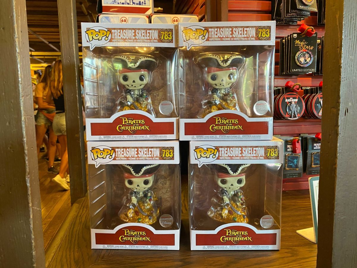 disney-parks-funko-pop-pirates-of-the-caribbean-treasure-skeleton-2-6941948