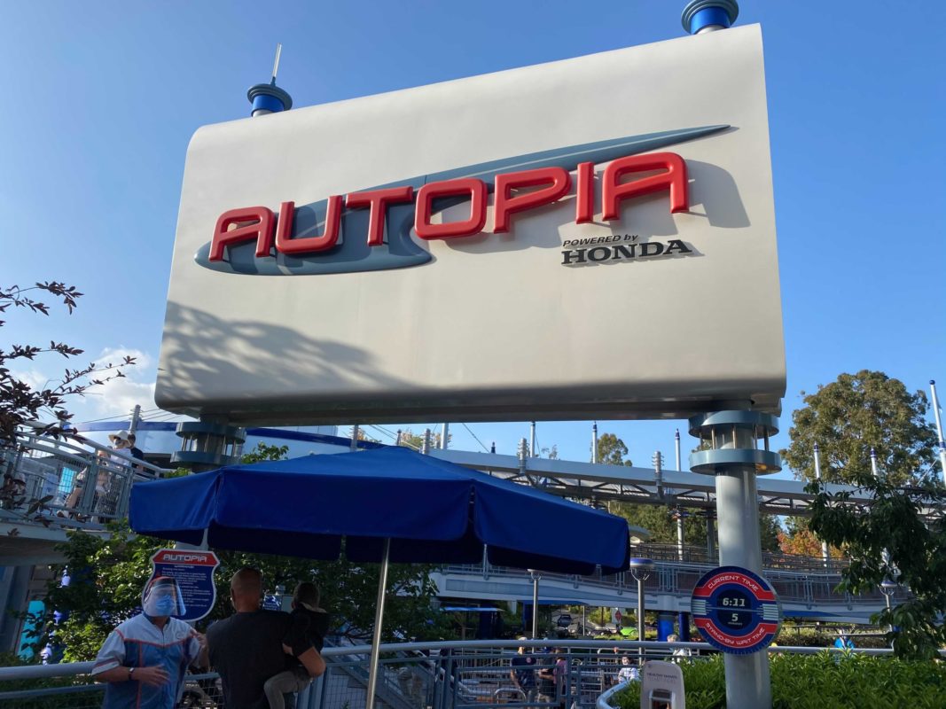 disneyland-autopia-33