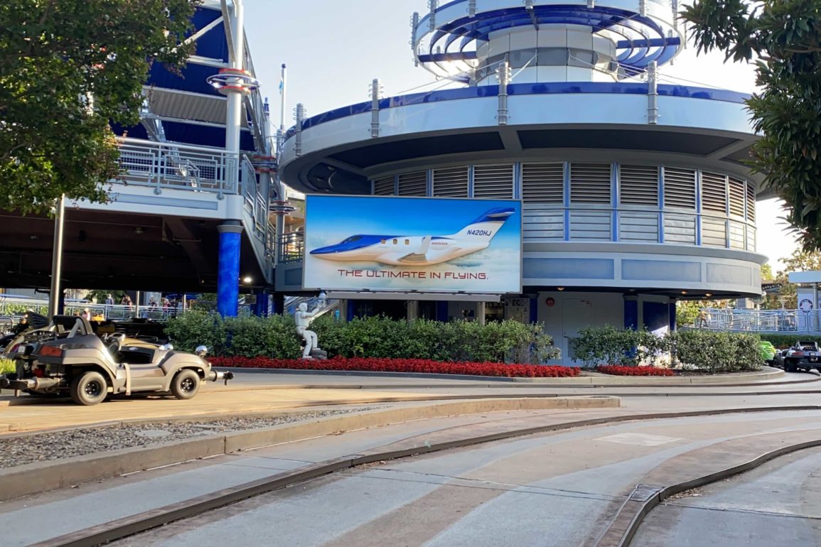 disneyland-autopia-49