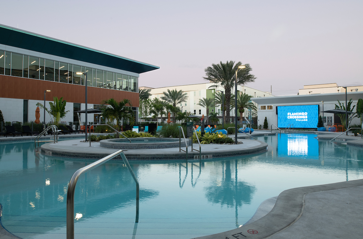 flamingo-crossings-village-pool-5991347
