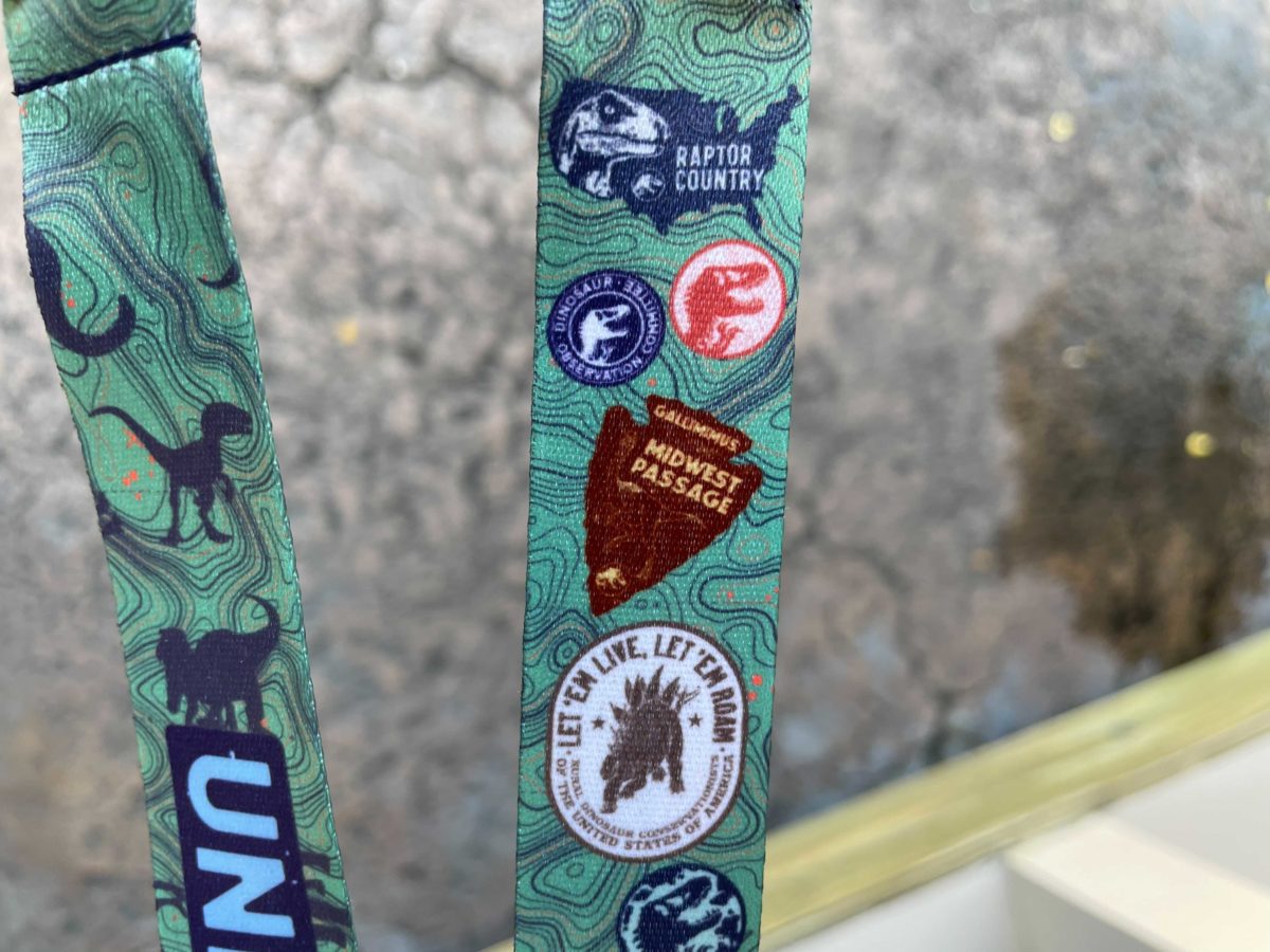 jurassic-world-lanyard-3-5365869