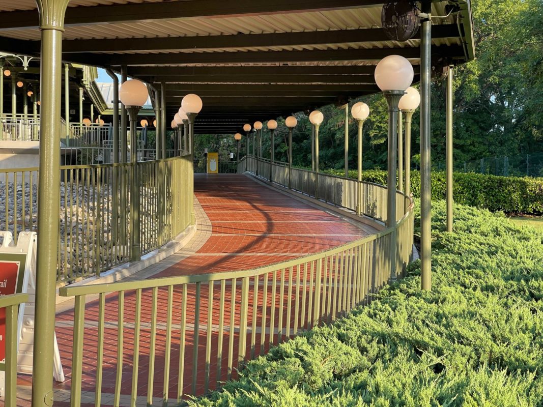 mkttc_monorailsocialdistancemarkersremoved_13