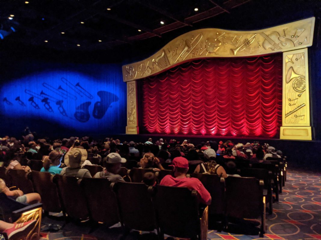 mickeys-philharmagic-no-distancing-16-4309870