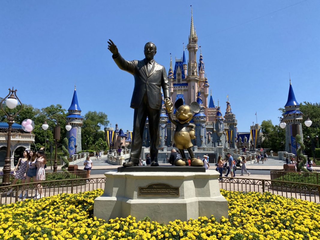 partners-statue-cinderella-castle-featured-image-hero-magic-kingdom-05242021