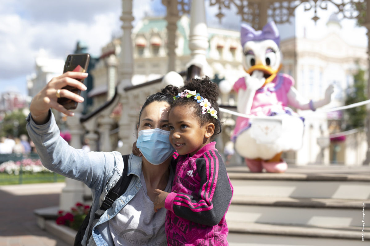 selfie-spot-at-disneyland-paris