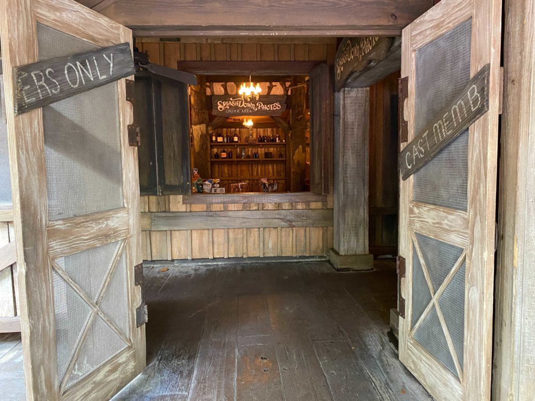 splashdown-photos-magic-kingdom-one-way-directional-signage-removed-5-19-21-4-3623665