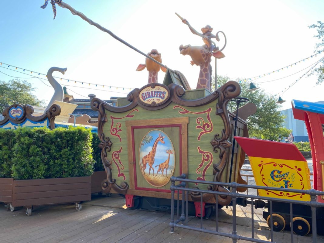 storybook-circus-casey-jr-splash-n-soak-station-repainting-giraffe-car-5-12-21-2-6326090