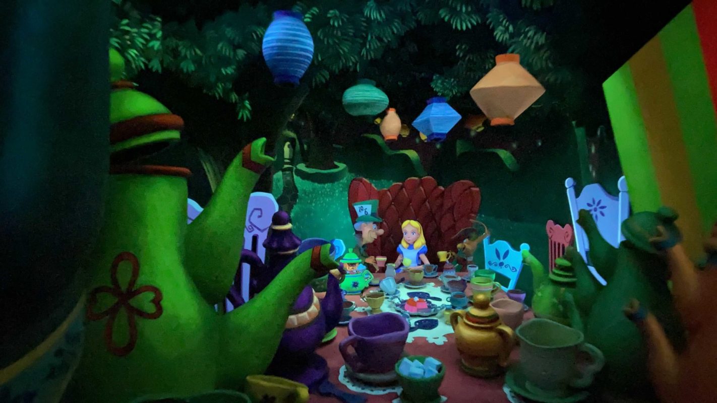 alice-in-wonderland-ride-reopens-6