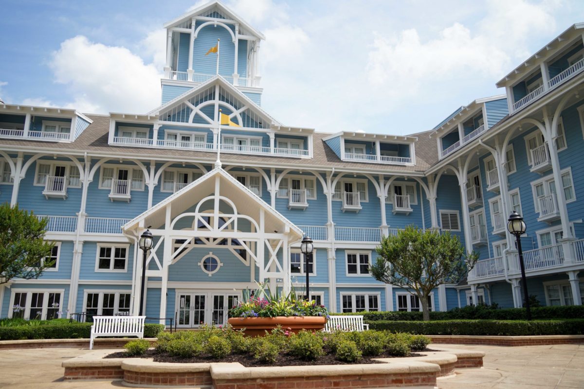 beach-club-courtyard-refurbishment-2-8934193