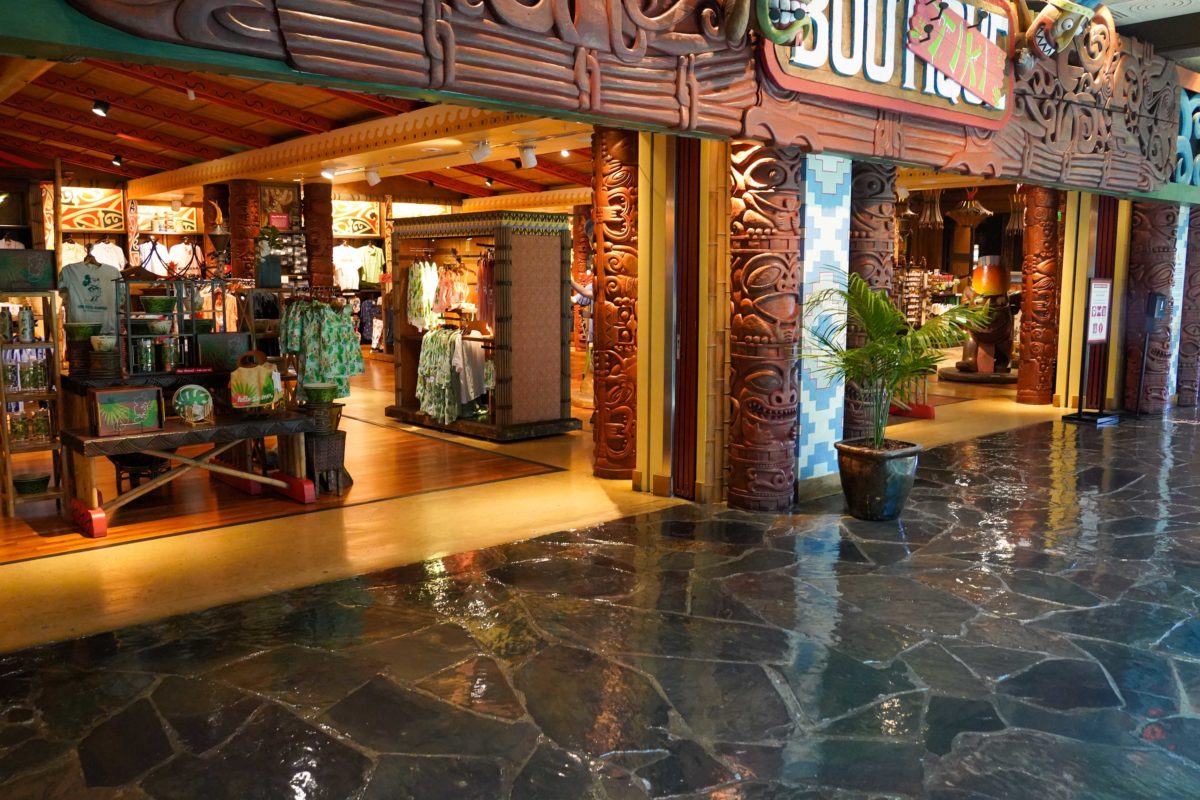 boutiki-entrance-exit-signs-removed-3-5633476