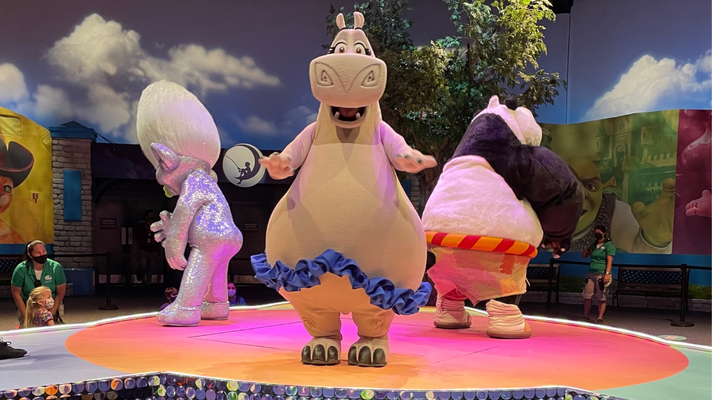 dreamworks-destination-stage-characters