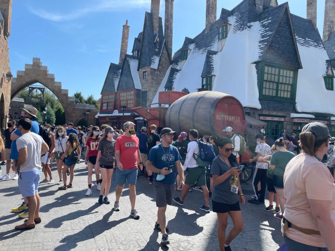 islands-of-adventure-no-outdoor-masks-2-7092295