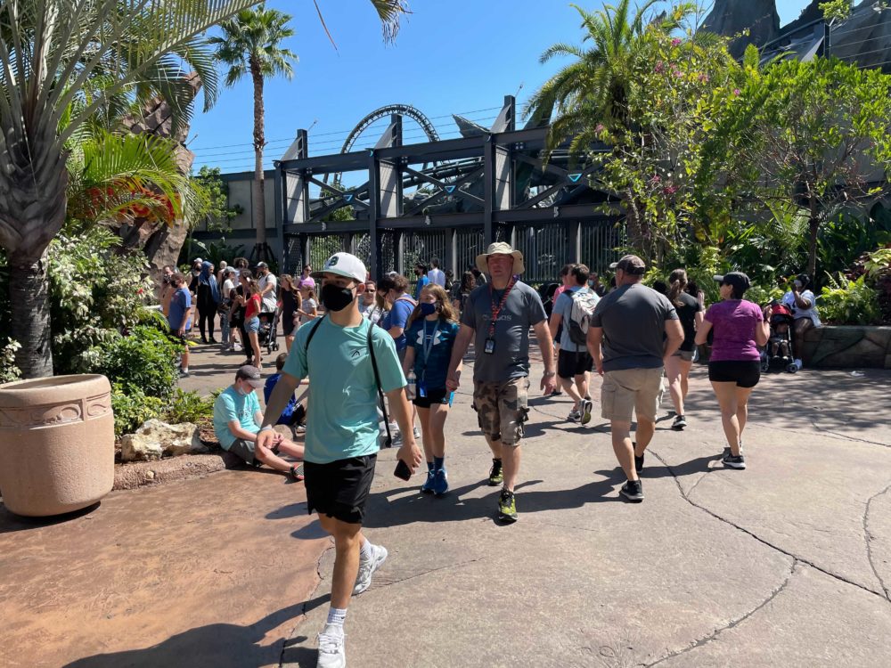 islands-of-adventure-no-outdoor-masks-22